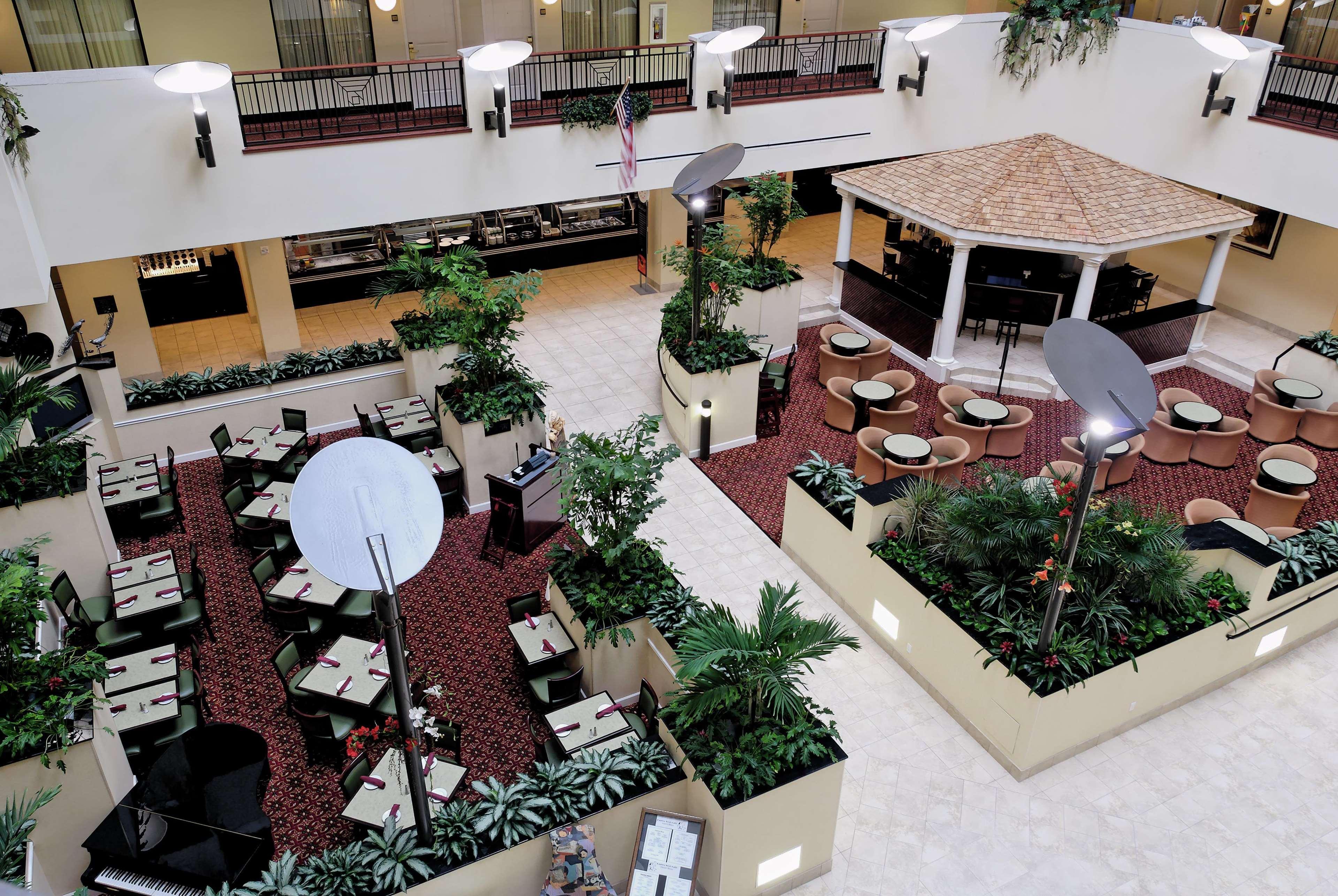 Embassy Suites Fort Myers - Estero Exterior photo